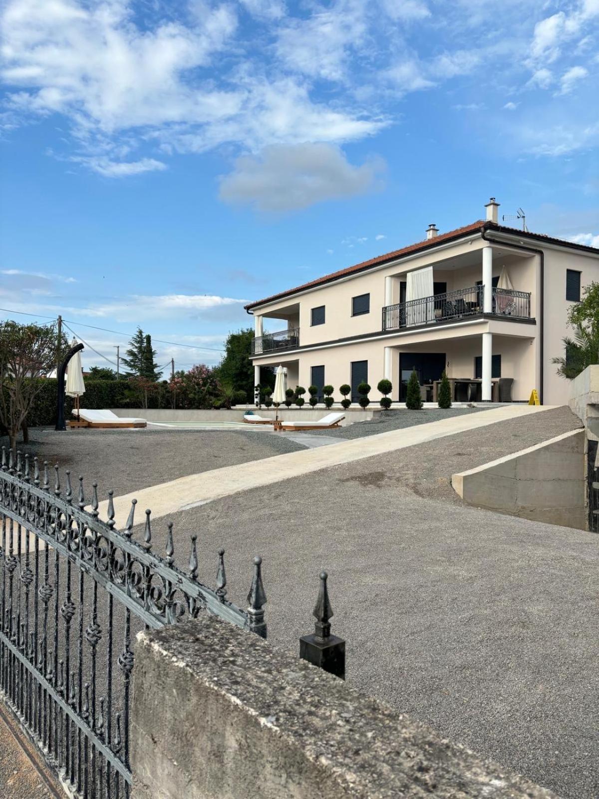 Villa Antunovic Malinska Buitenkant foto